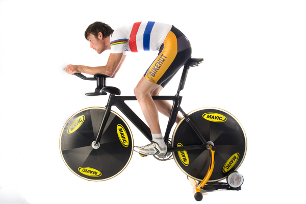 Rob showing off his pursuiting style and World and National champion stripes