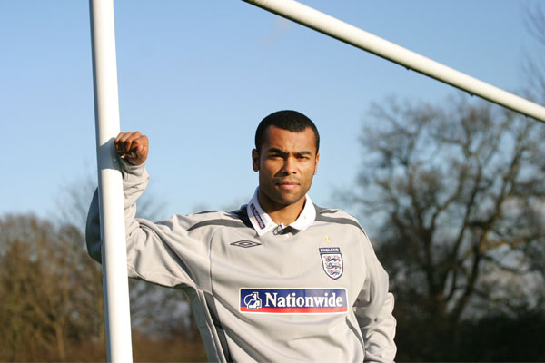 � Marcus Dodridge/England & Chelsea's Ashley Cole for Nationwide 2007