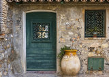 Door and Urn, Haut de Cagnes