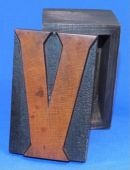 V Box 043 7 x 10cm £40