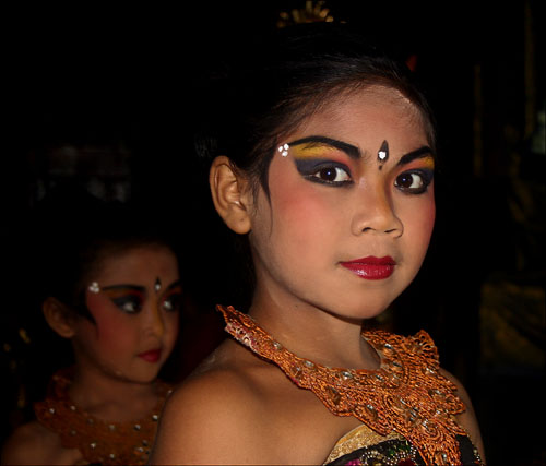 Young Bali dancer