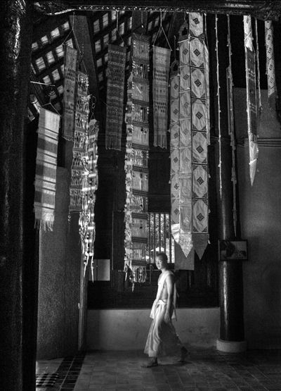 monk at Wat Pan Tao