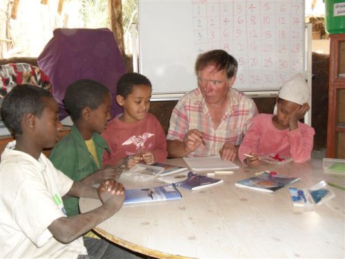 Ian with a group of Grade 2s