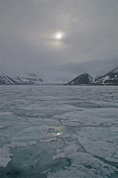 Icy waters, Monacobreen