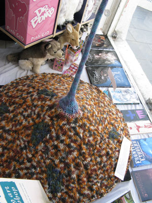 Helward�s world [hand-knitted wool, 2008]
