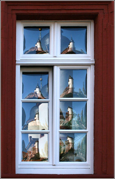 RESTAURANT WINDOW