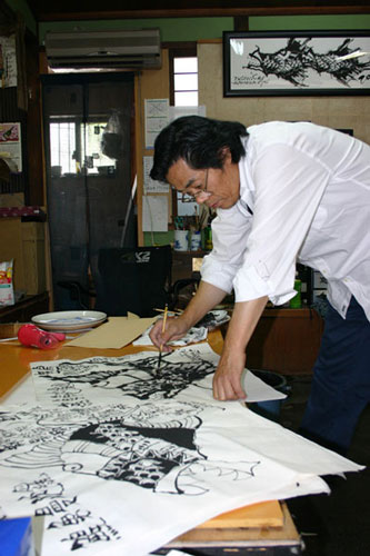 Toshiyuki Shiromoto in his studio. Shikoku Island (Japan)