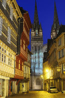 Quimper at night