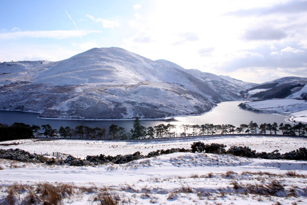 Snowy Glencorse Reservoir