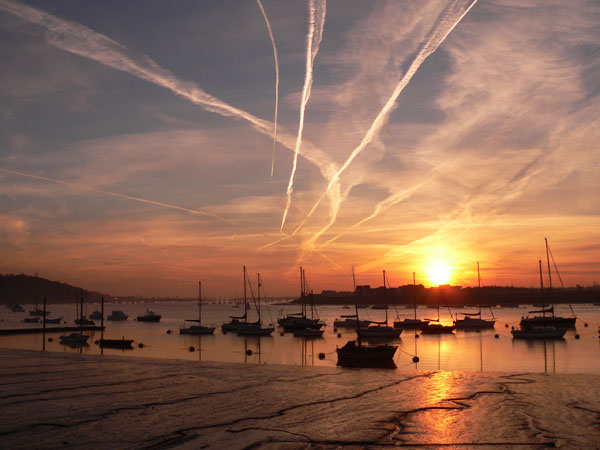 Saturday morning contrails (1)