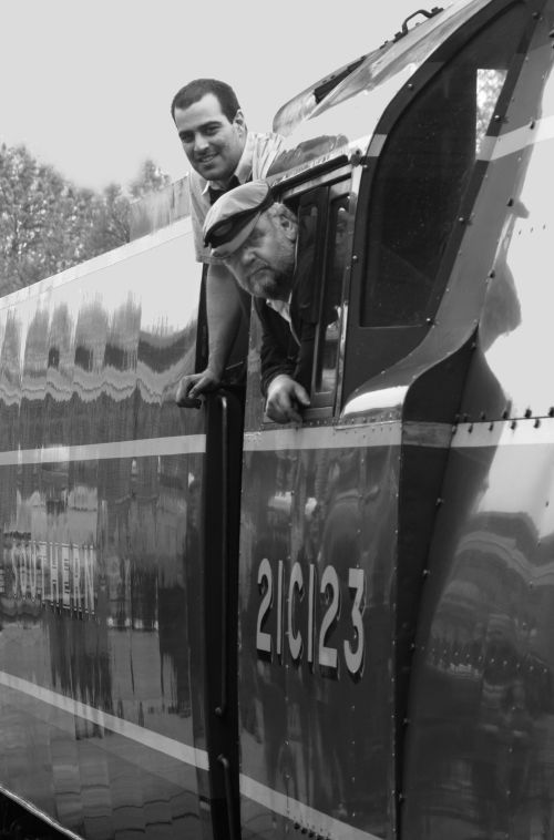 Engine 21C123  01